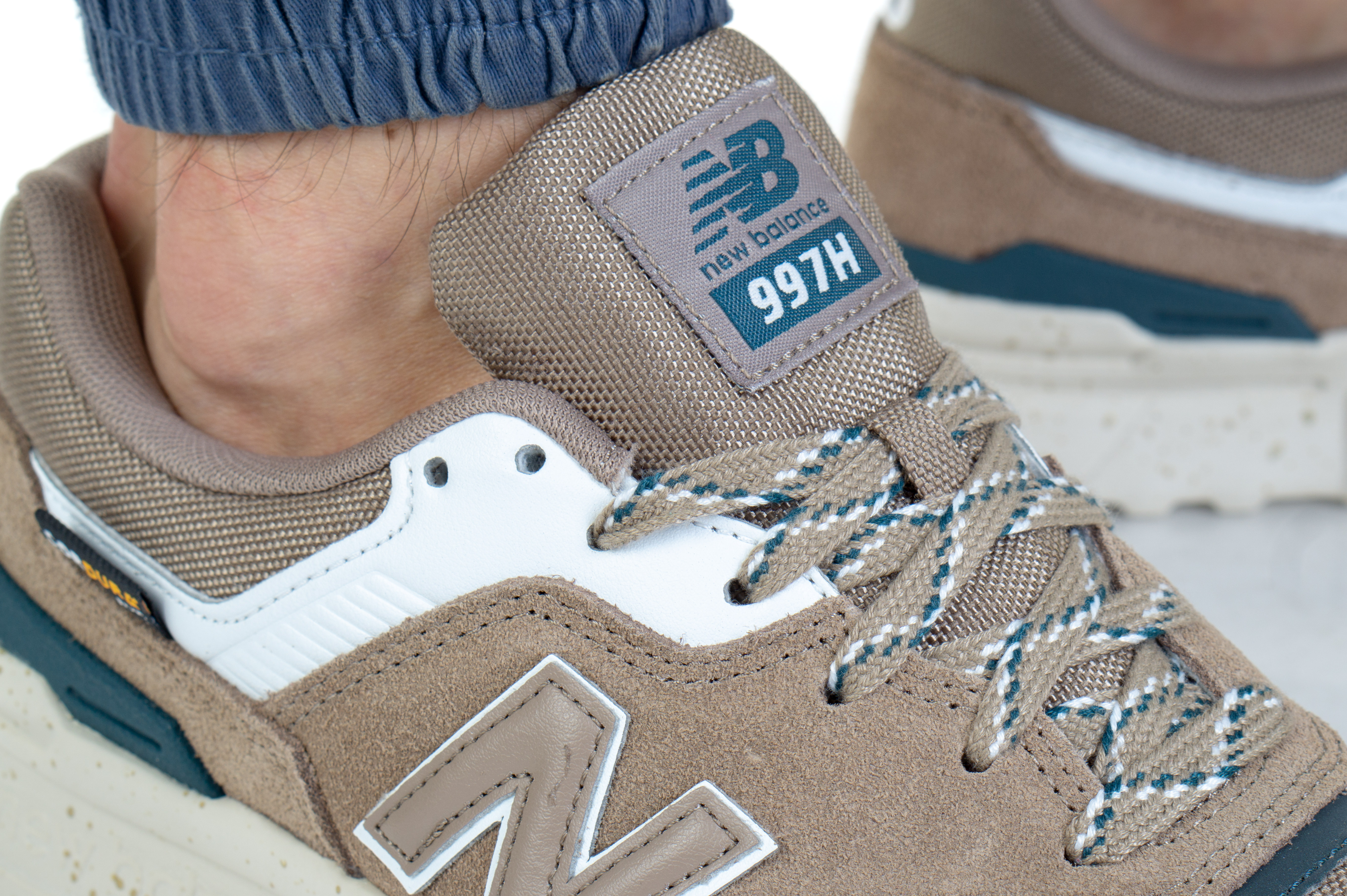 new balance khaki 997 trainers