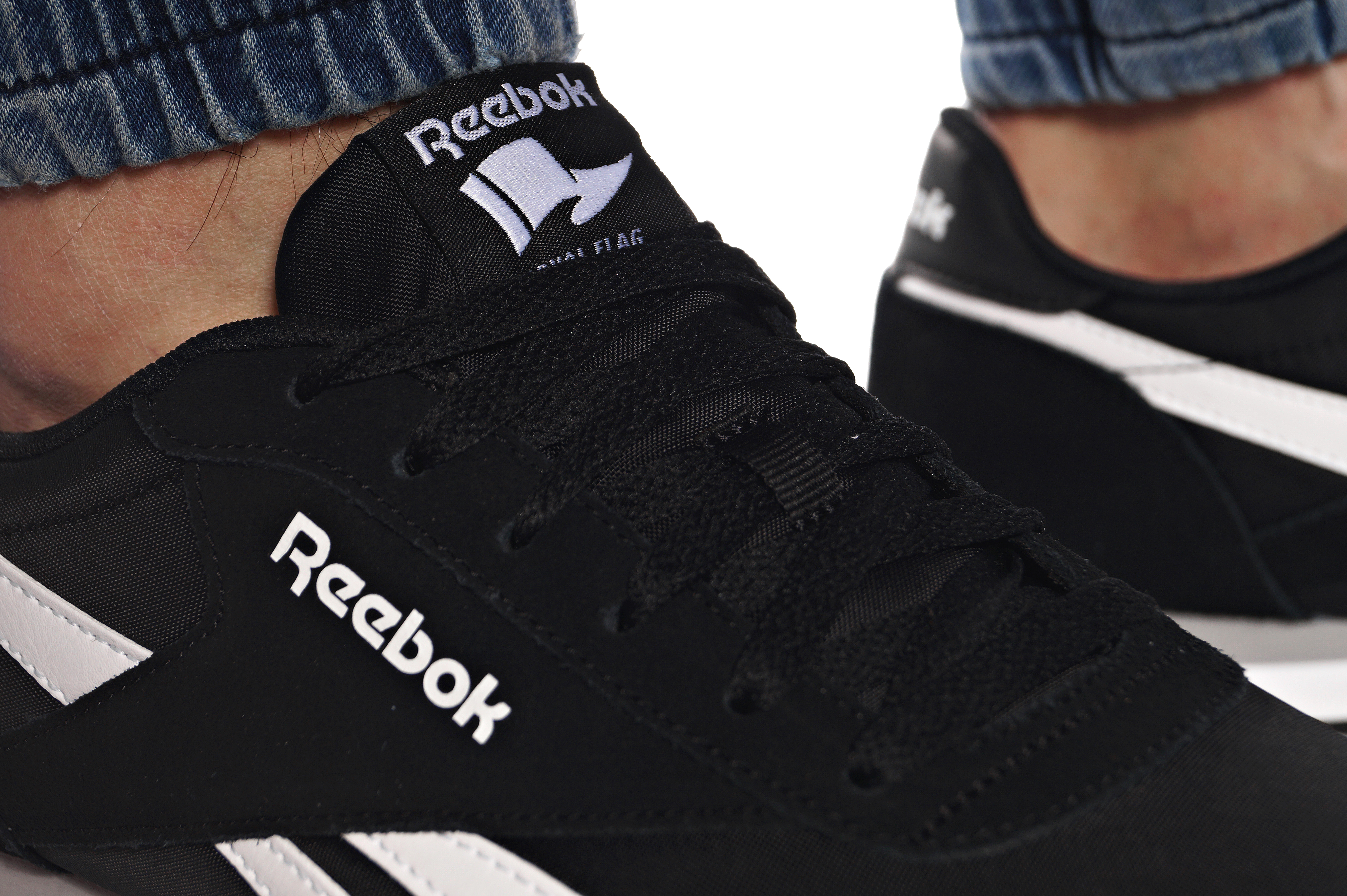 V70710 reebok discount